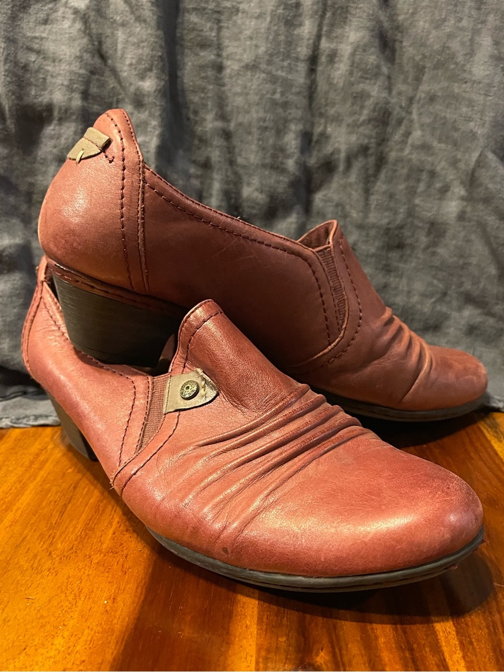 Cobb Hill New Balance Red Leather Ruched Slip On Comfort Loafers Size 8.5M